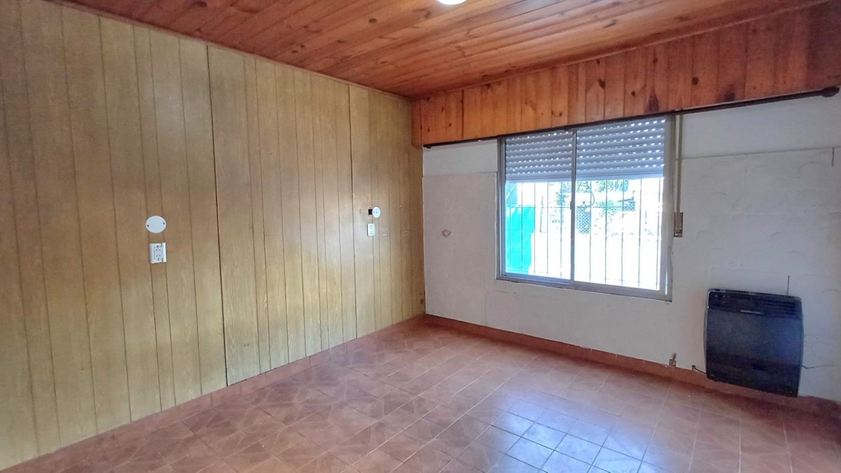 CASA EN VENTA + DEPTO, PH 