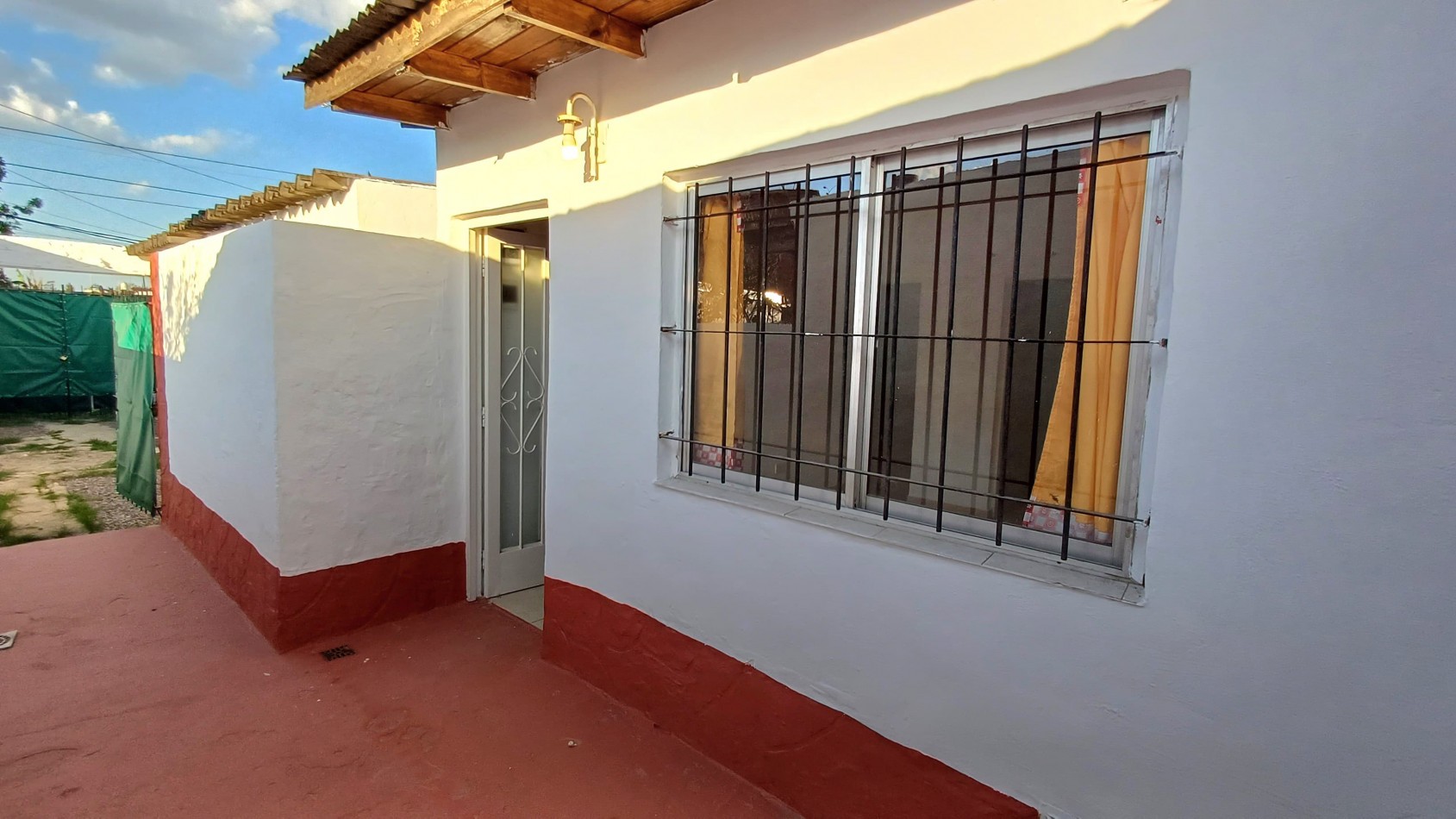 CASA EN VENTA + DEPTO, PH 