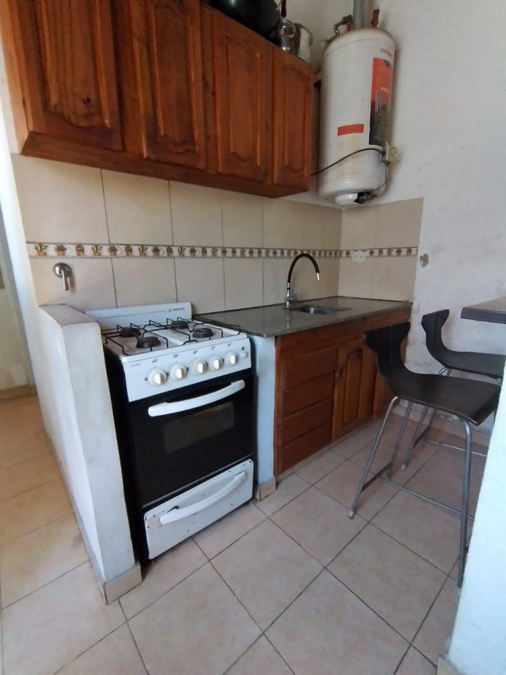 ¡Descubre tu proximo hogar en esta encantadora casa en venta de 3 amb mas departamento de 2 amb en Don Torcuato!