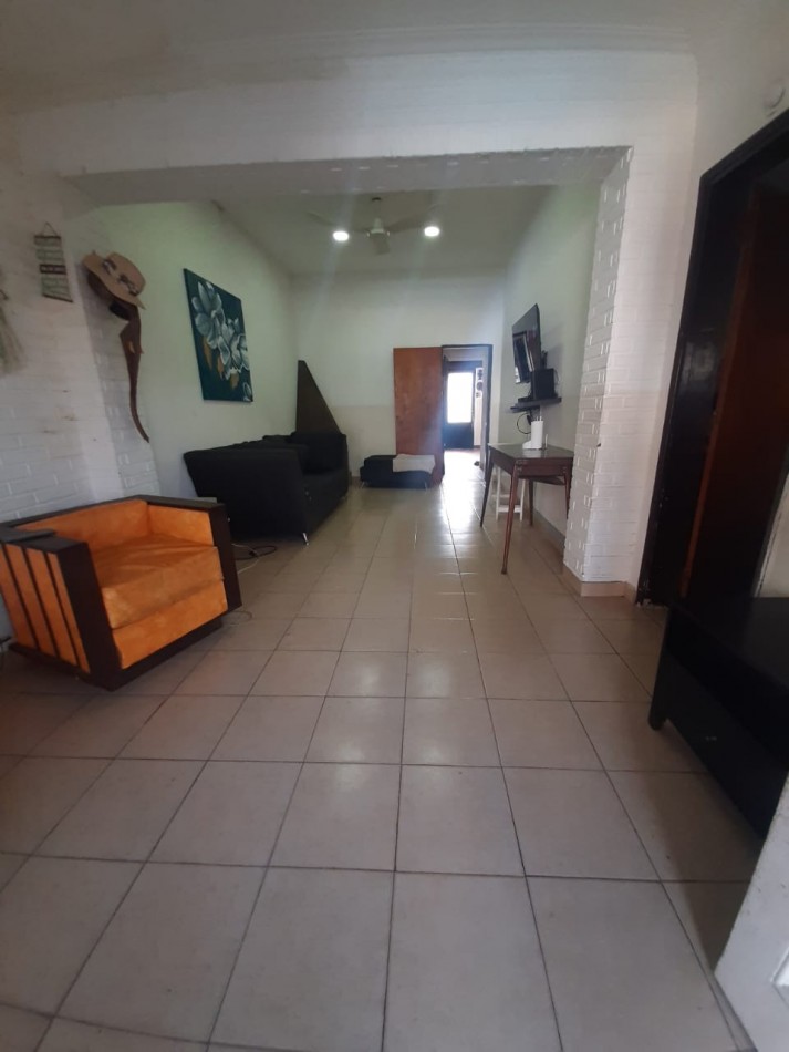 ¡Descubre tu proximo hogar en esta encantadora casa en venta en Carapachay!