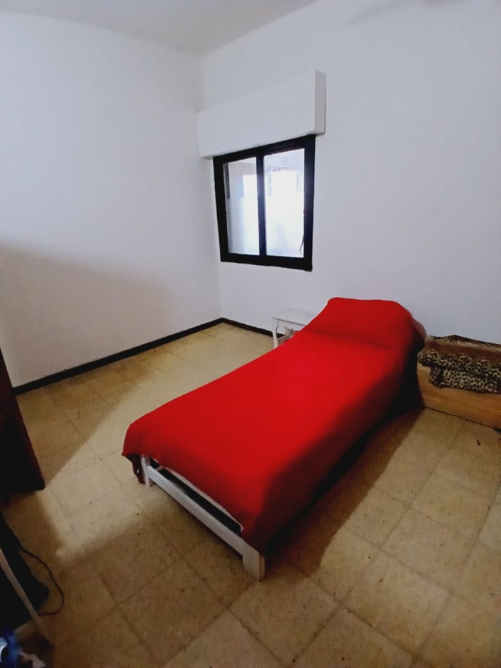 ¡Descubre tu proximo hogar en esta encantadora casa en venta en Carapachay!