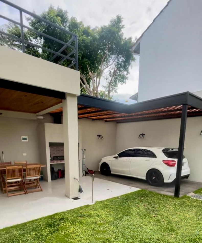 Se Vende Casa de 4 amb en Martinez