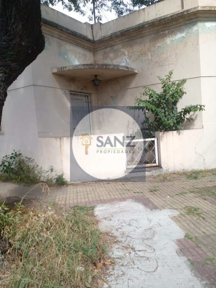 Casa en venta A REFACCIONAR 