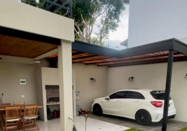Se Vende Casa de 4 amb en Martinez